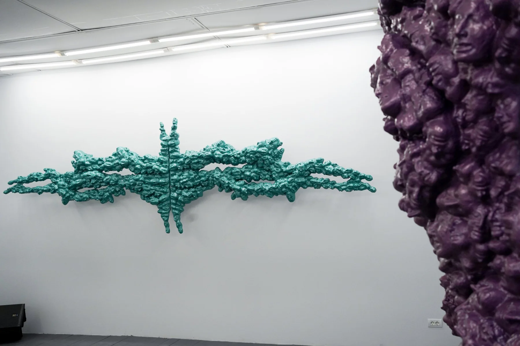 Bianca Mann, Supra/Fața — vedere din expoziție.